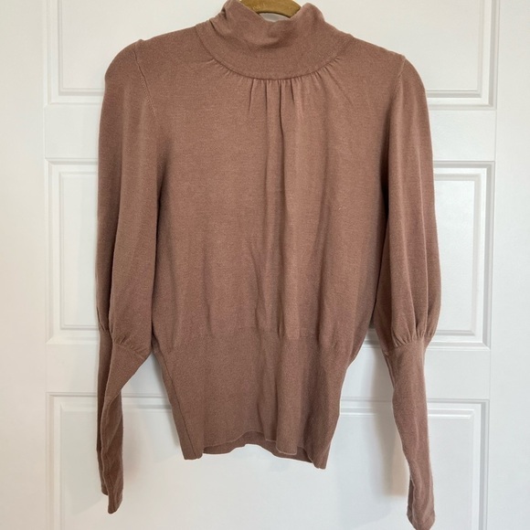 Express Women’s Beige Mock Neck Blouse Size Small - Picture 1 of 4